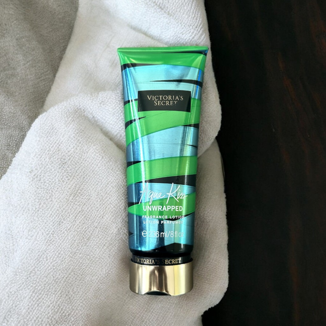 VS | Aqua Kiss